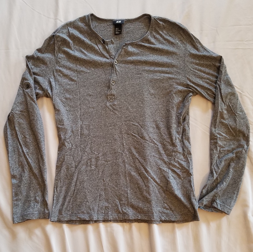 H&M long sleeve gray t-shirt